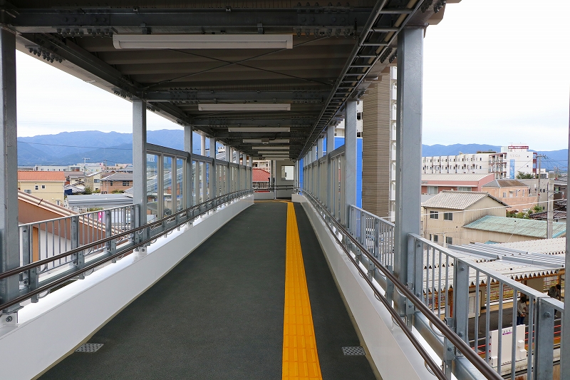 波多江駅南北自由通路8