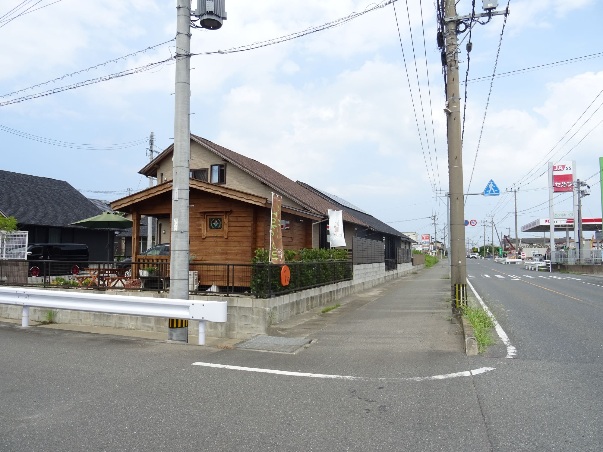 大石　新しい住宅が建ち並ぶ