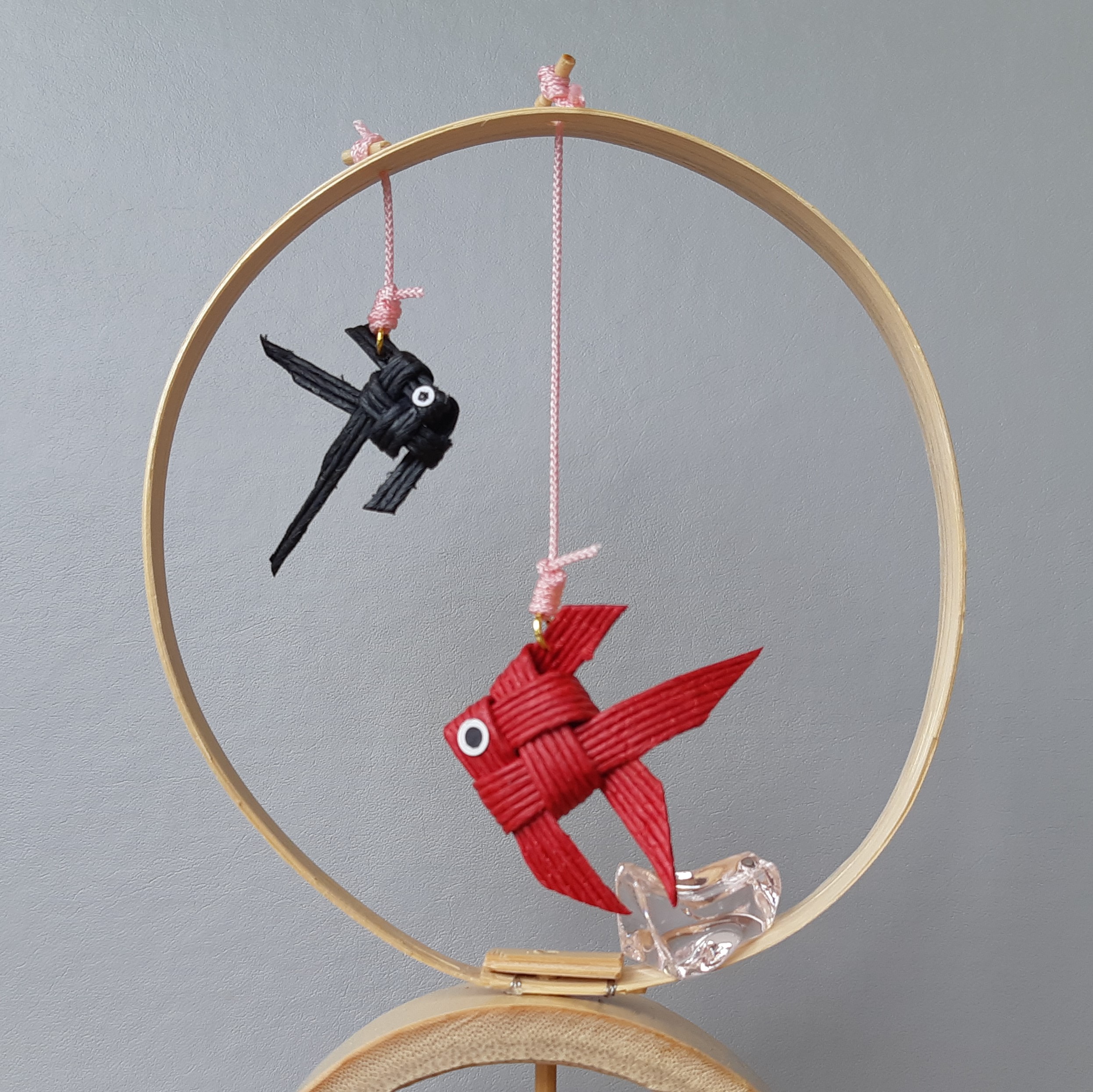 クラフトテープで作る金魚のマスコット