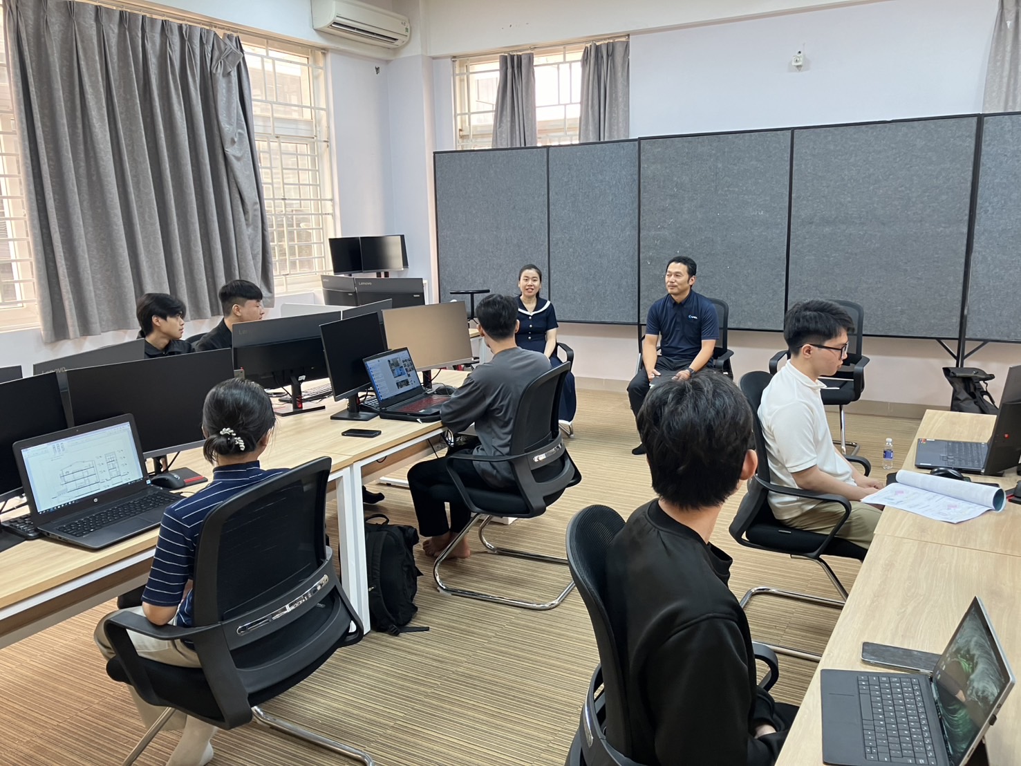 ベトナムのズイタン大学「建設スキルアップラボ」の様子