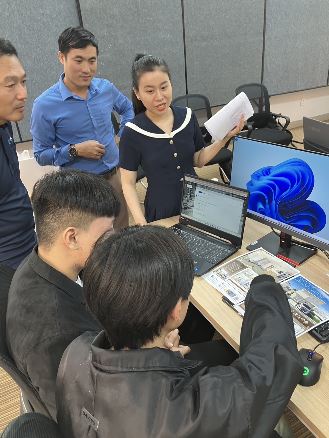 学生たちがBIMなどの建築ソフトの技術を学ぶ