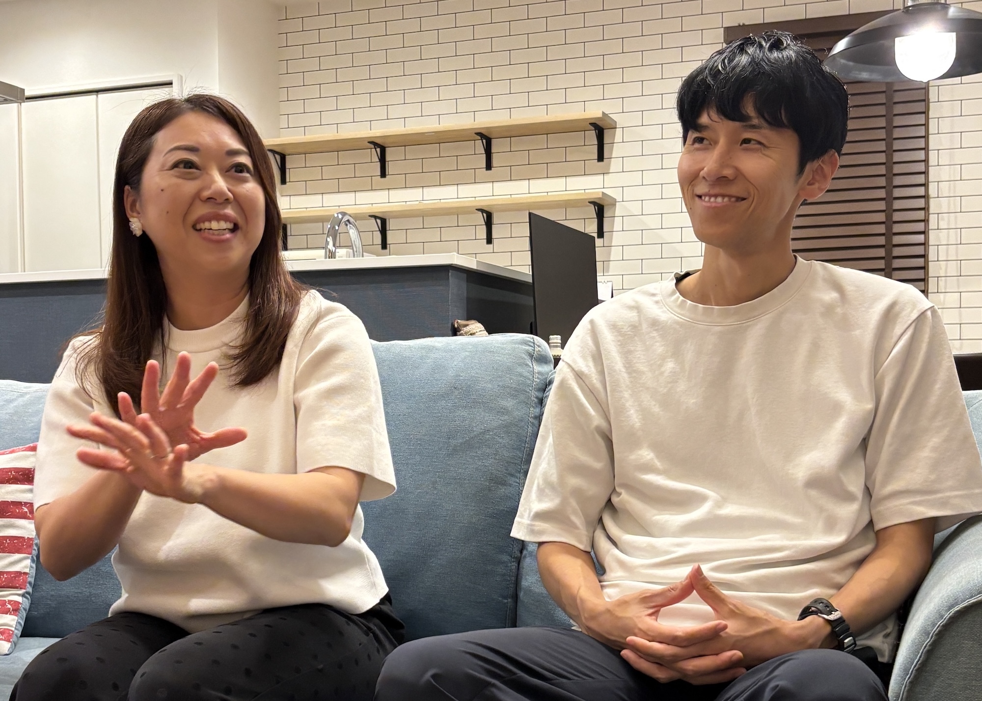 組合役員の藤田さん(左)と金丸さん(右)