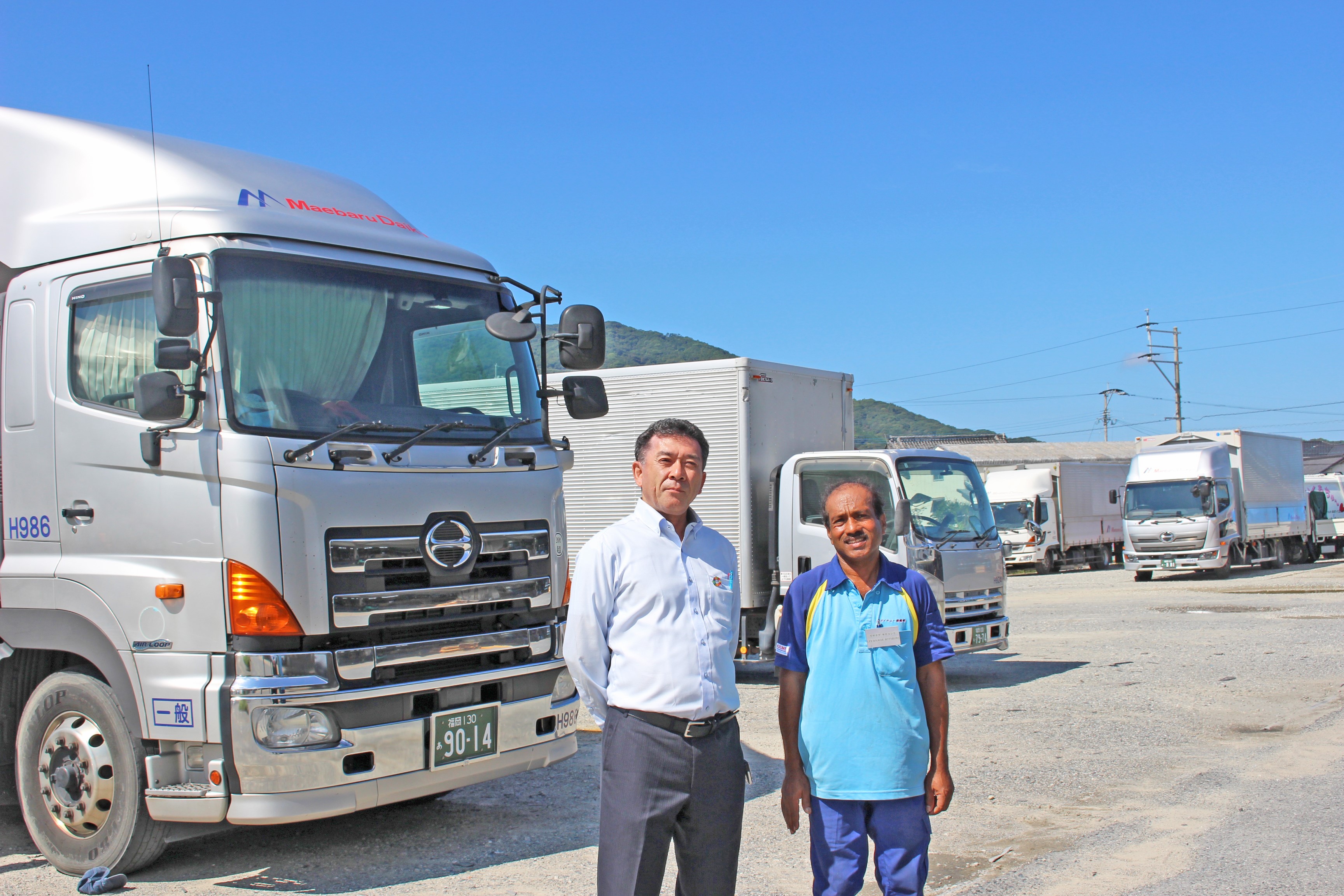 スリランカ出身のリヤナゲさんと関口社長