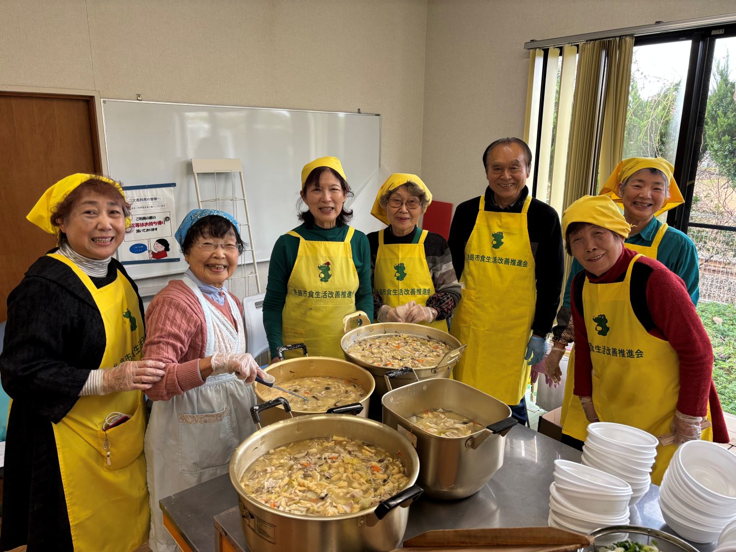 完成した具だくさんのだご汁。子どもから高齢者まで、多くの方に喜ばれた