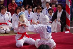 ふいご大祭 目かくし女相撲 糸島市