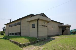 新町遺跡展示館と展示のようす