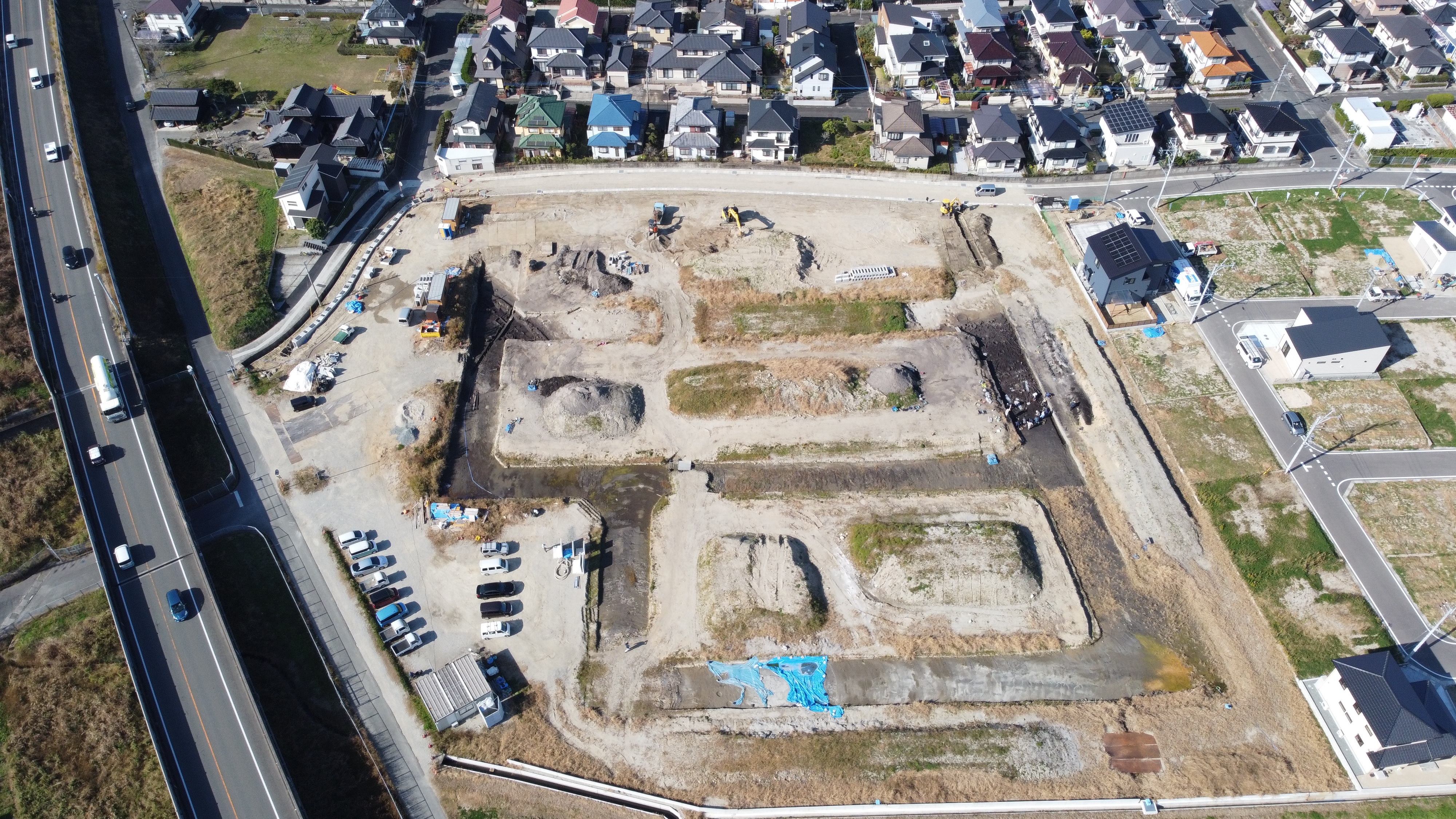 深江城崎遺跡2次調査の調査風景（東から）